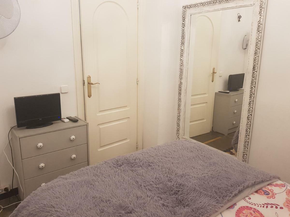Domus Valencia Apartamentos Centro Frente A Torres De Serrano Εξωτερικό φωτογραφία